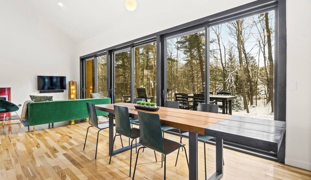 Scandinavian Chalet | Games | Hot Tub/Sauna