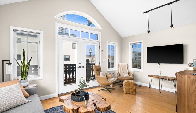 Scandinavian Condo | Dragestil 723-3
