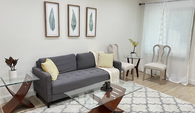 Scandinavian Home 2B/2Ba Spacious Relaxed Charm