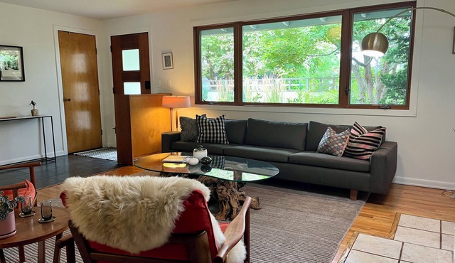 Scandinavian Modern Retreat with Fireplace, Deck, BBQ