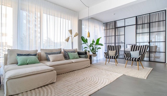 Scandinavian Premium Atelier - Spacious Comfort