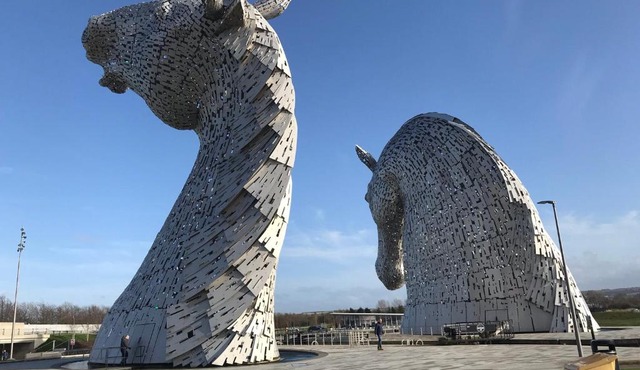 Scardroy Falkirk - Central 3 Bedroom Apartment with Parking, WiFi, Smart TVs