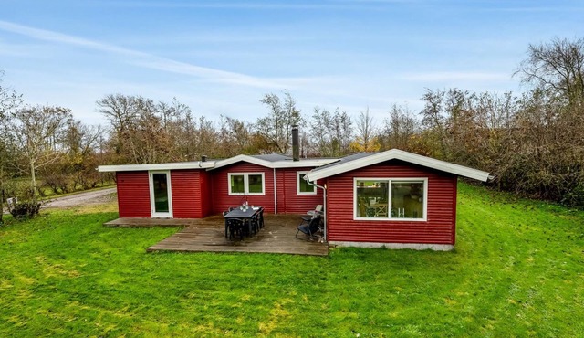 "Scarlet" - 400m to the fjord by Interhome