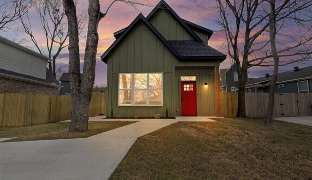 Scarlet Cottage