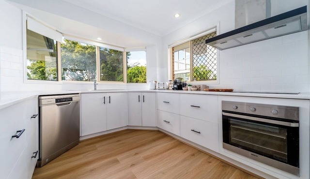 Scarness Spacious Home with Pool