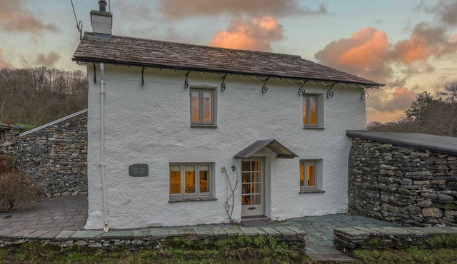 Scarr Head Cottage, a beautiful, detached stone cottage for 5 guests in an idyllic Lake District set