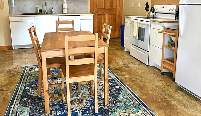 Scenic 1BR Country Retreat w/ Fireplace