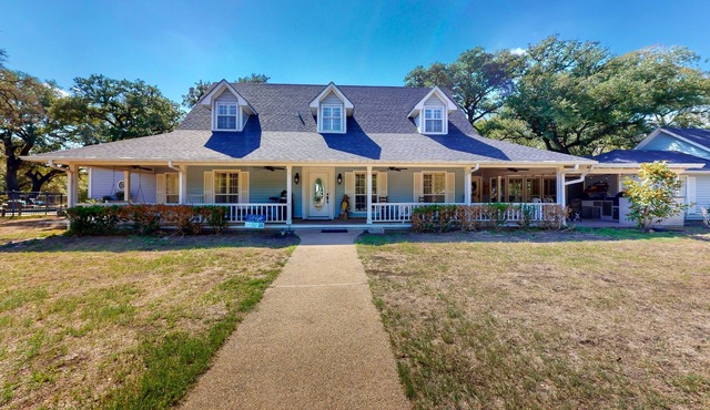 Scenic 30-acre retreat with pool, hot tub, batting cage, Ping-Pong, & basketball