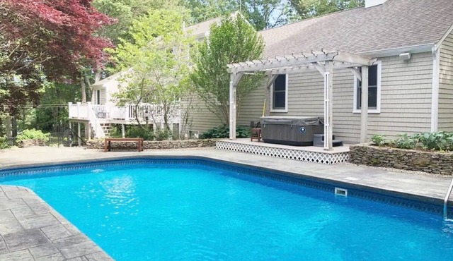 Scenic 4 BR Home with Private Heated Pool, Hot Tub, AC