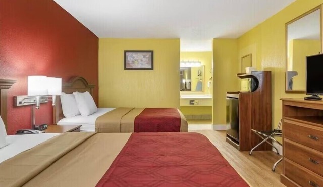 Scenic Adventures Await from Relaxing Retreat | 4 Rooms w/Free Parking + Pool