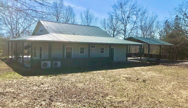 Scenic and Private 3-bedroom farmhouse