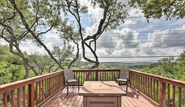 Scenic Austin Escape w/ Pool < 8 Mi to Dtwn!