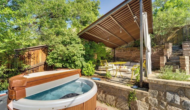 Scenic Boulder Home w/Hot Tub & Mountain Views!