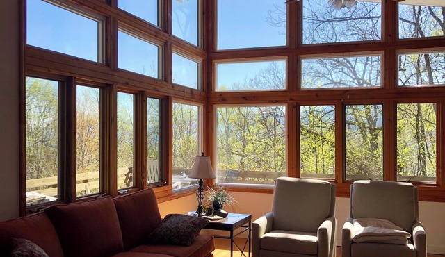 Scenic cabin getaway minutes from town