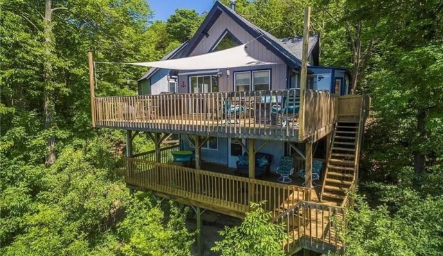 Scenic Canandaigua Lake House -Beautiful Views & Lake Front-Private wooded lot!