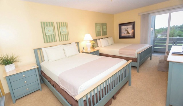 Scenic Coastal Hideaway w/Full Kitchen, Outdoor Pool & BBQ Area