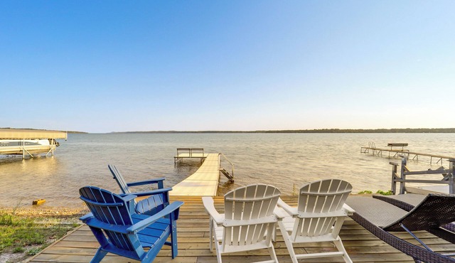 Scenic Cottage w/Private Dock on Torch Lake