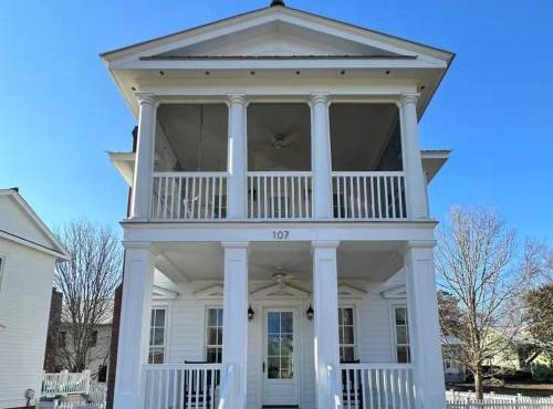 Scenic Cottage with Trails, Pond & Valley Views