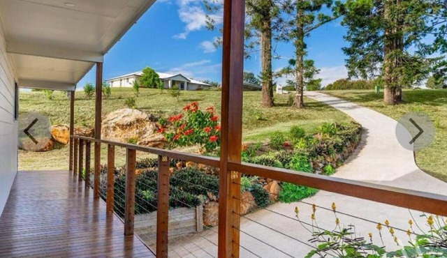 Scenic Country view Retreat near Gympien