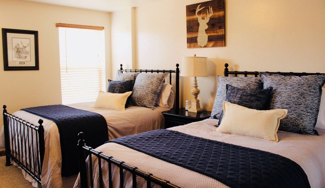 Scenic Escape! King Bed Suite + Fire Pit + Pool + Hot Tub + Family Friendly