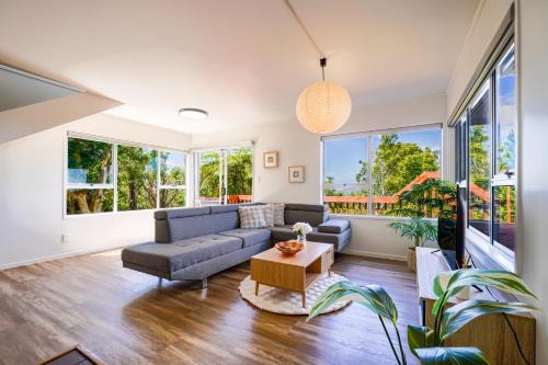 Scenic Escape with Stunning Sea Views in Raumanga