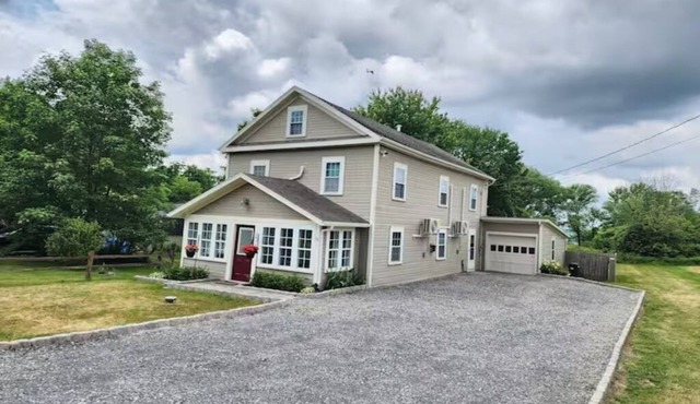 Scenic Finger Lakes Retreat ~ Lake Access & Cozy ~4 bedroom house in Skaneateles