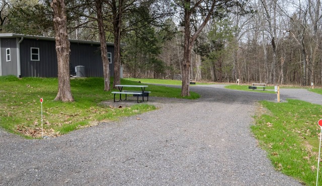 Scenic, Full-Hookup Back-In Campsite Just Outside Nashville!