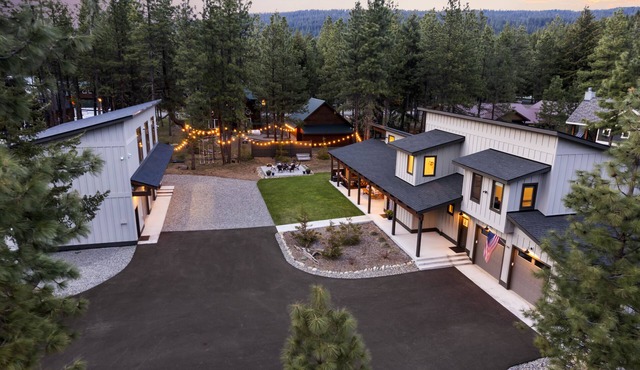 Scenic Getaway | Summer Pool Access + Spa/GameRm & Easy 1PM Check-In/Out