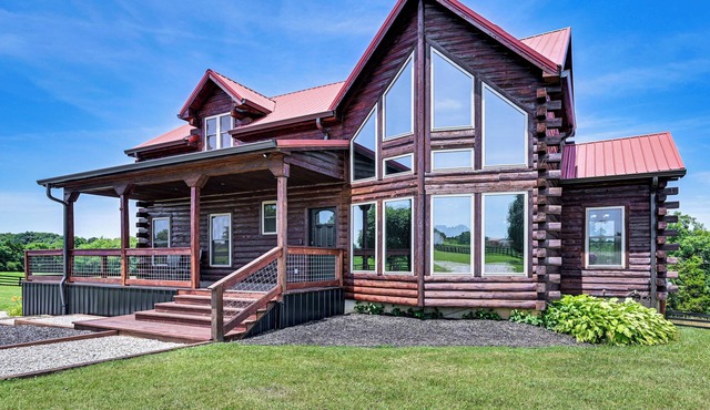 Scenic Getaway w/Deck: 7 Mi to Mammoth Cave Park!