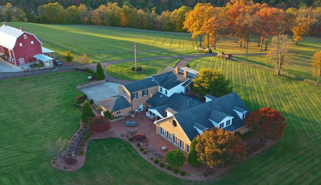 Scenic Getaway with Private Indoor Pool/Hot Tub on the GAP trail