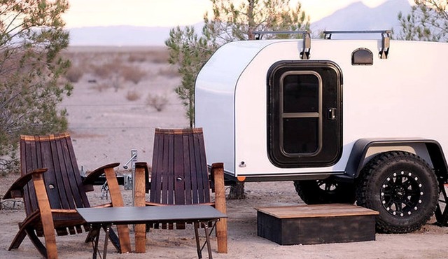 Scenic Glamping Trailer with Vineyard Views Near Death Valley National Park, California