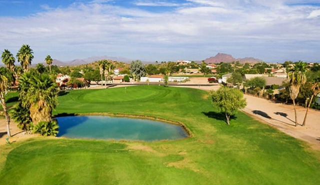 Scenic Golf Course Home Minutes from Wild Horses and Mountain Trails