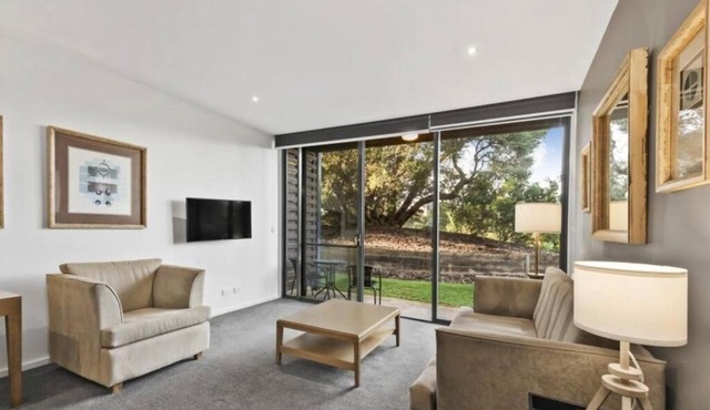 Scenic Golf & Spring 1BR Getaway