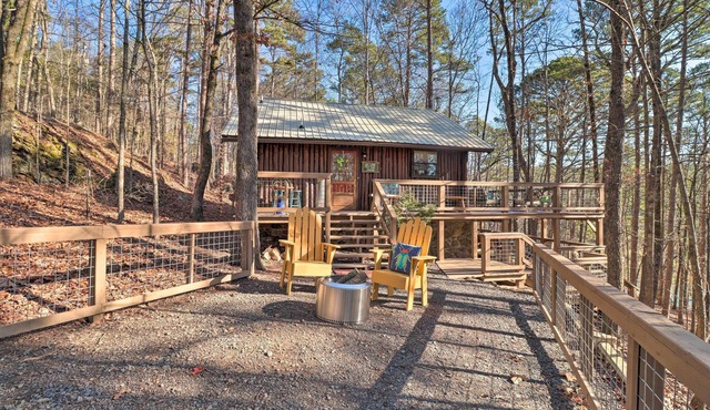 Scenic Greers Ferry Cabin w/Deck + Fire Pit!
