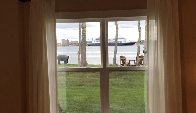 Scenic Harbour View House, Exceptional Oceanfront overlooking Charlottetown.