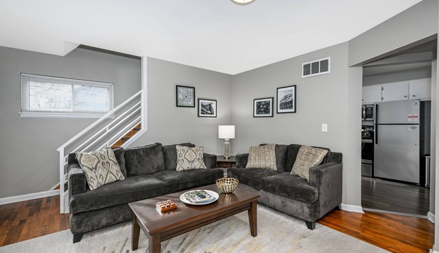 Scenic hiking in Cuyahoga Valley National Park! 1BR house, central air & laundry