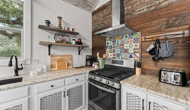 Scenic Hillside Cottage with Firepit & Observation Deck