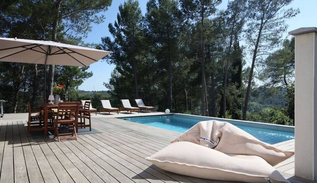 Scenic Hilltop Villa in Grabels