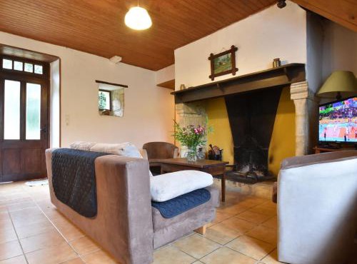 Scenic Home in Berbiguières