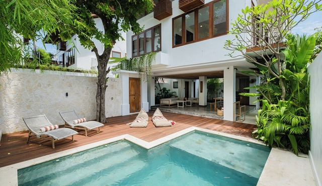 Scenic Bingin villa w/master loft & sunrise views