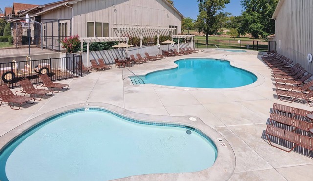 Scenic Lakeside Escape Studio @ Grand Lake Resort