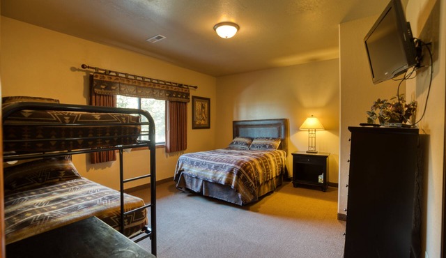 Scenic Lodge- Lewis and Clark Resort