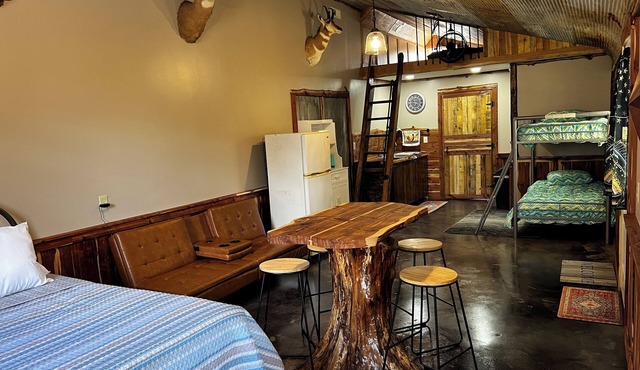 Scenic lodge near Perry, MO perfect for fishing…boating…hunting…relaxing