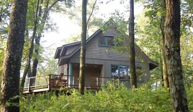Scenic Luxury Cabin, Secluded Woods, Blue Ribbon Trout Stream