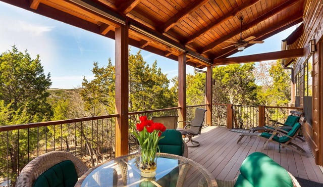 Scenic Luxury Home - Hollows Resort & Marina, Lake Travis, 4 Pools