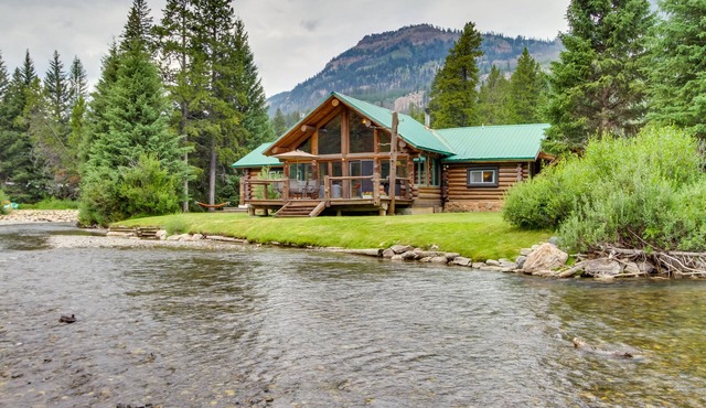 Scenic Montana Cabin Rental ~ 1 Mi to Yellowstone!