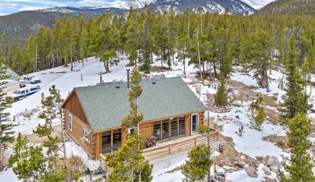 Scenic Mountain Cabin in Idaho Springs