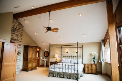 Scenic Mountain Retreat in Fraser