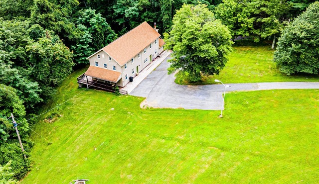 Scenic Mountain Top Retreat with 28 Beds