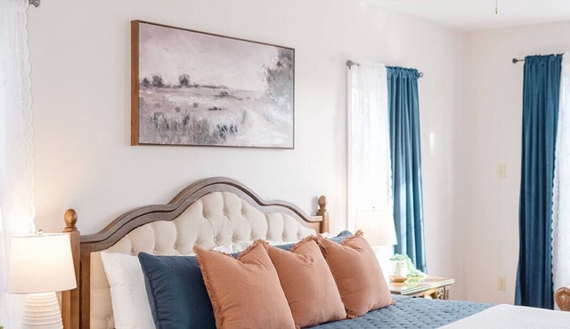 {SCENIC OVERLOOK} Charming2 Bedrooms,1 bath home